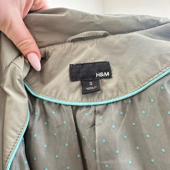 H&M Green Trench Coat with Belt and Adjustable Cuffs - Picture 11 of 12